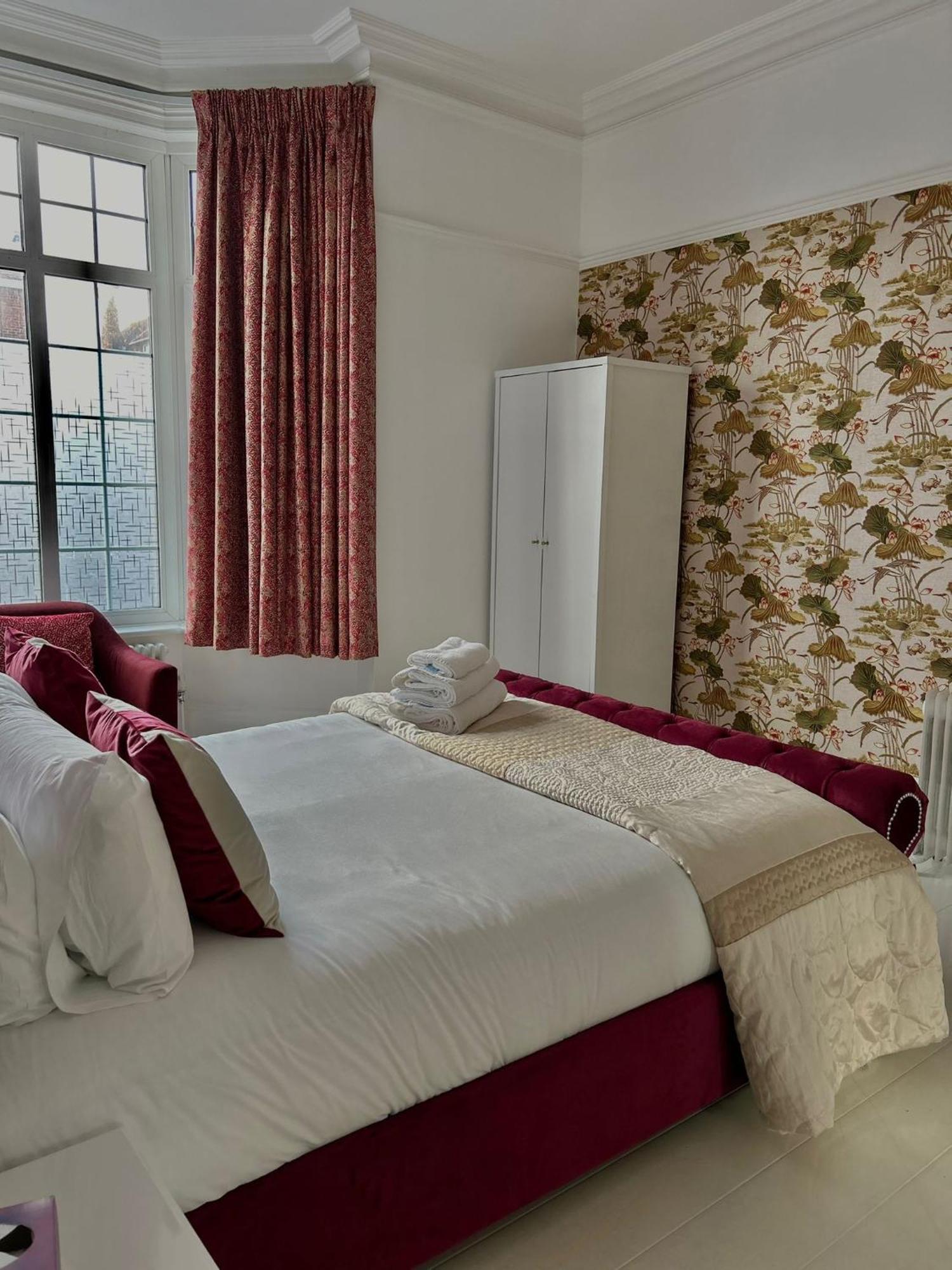 G Boutique Hotel Портсмът Екстериор снимка