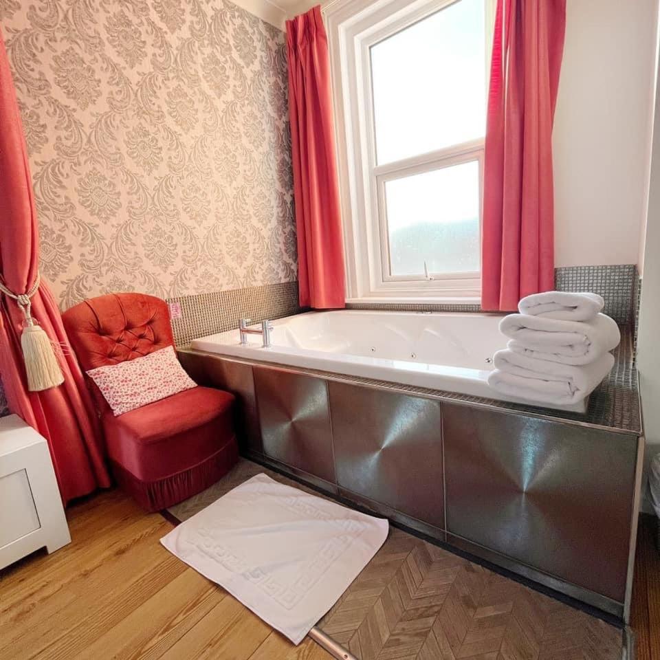 G Boutique Hotel Портсмът Екстериор снимка