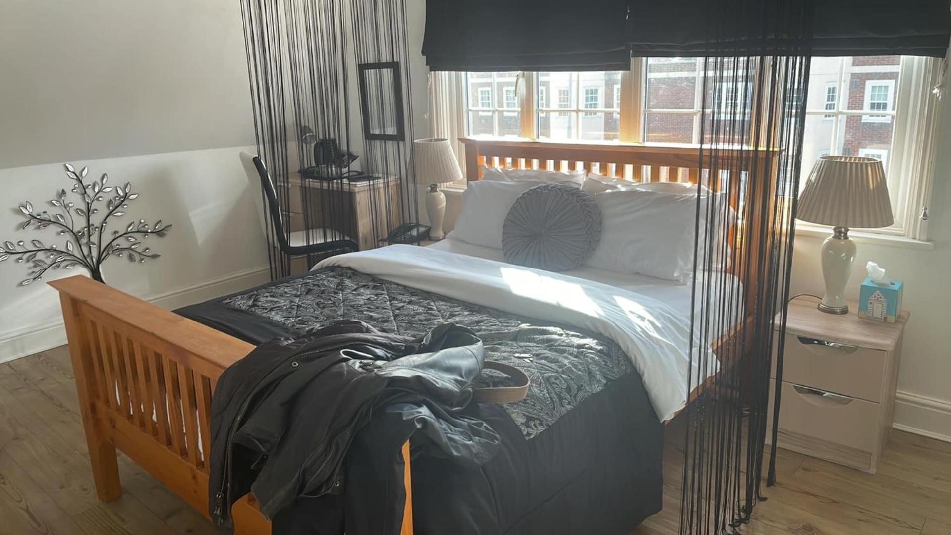 G Boutique Hotel Портсмът Екстериор снимка