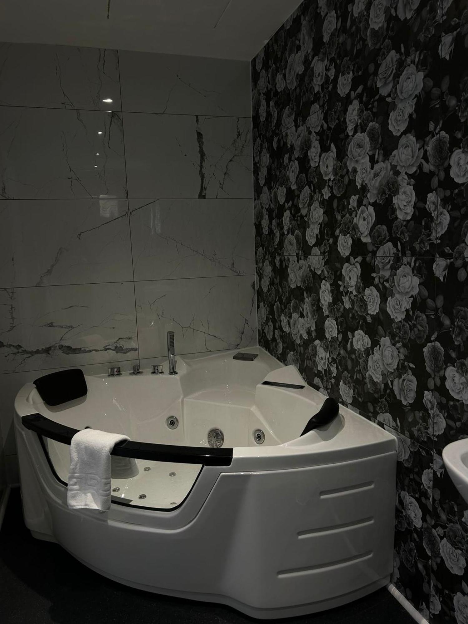 G Boutique Hotel Портсмът Екстериор снимка