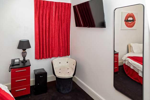 G Boutique Hotel Портсмът Екстериор снимка