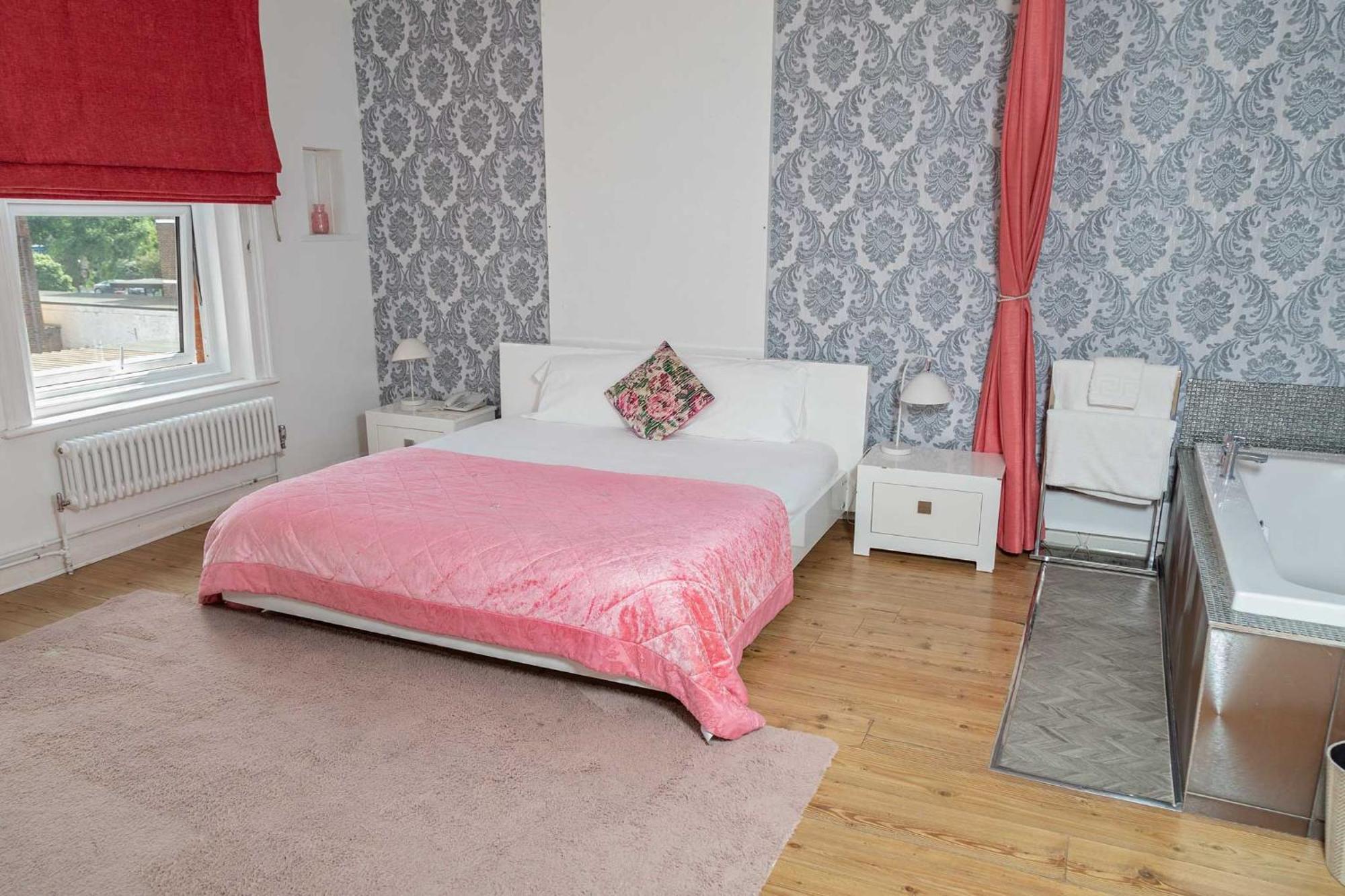 G Boutique Hotel Портсмът Екстериор снимка
