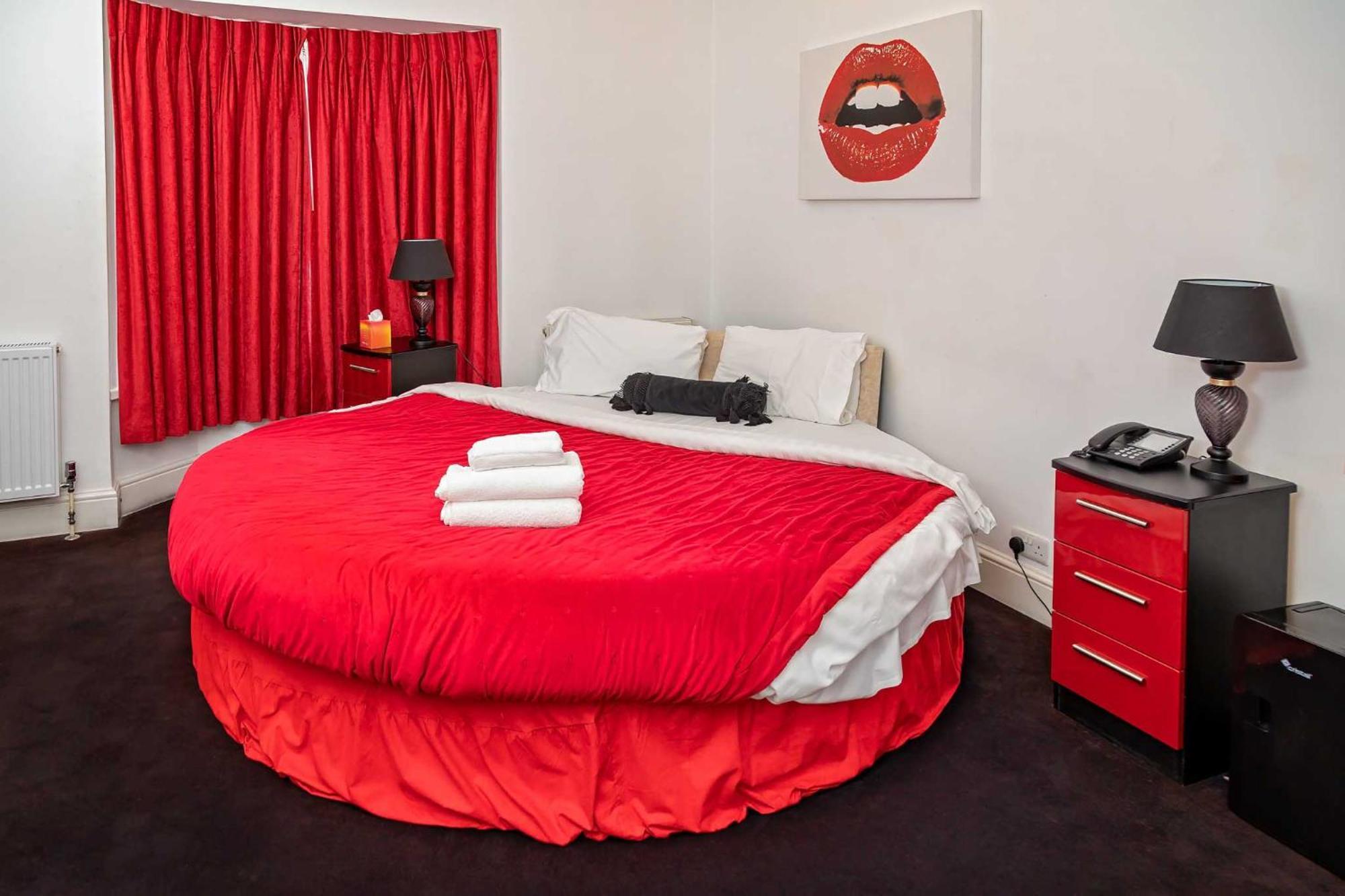 G Boutique Hotel Портсмът Екстериор снимка